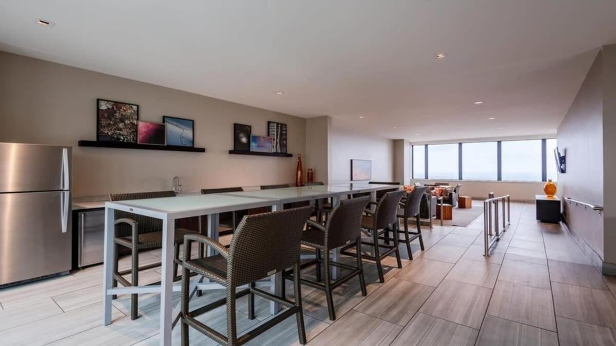 26Th Fl Bold Cozysuites With Pool, Gym Dallas Buitenkant foto